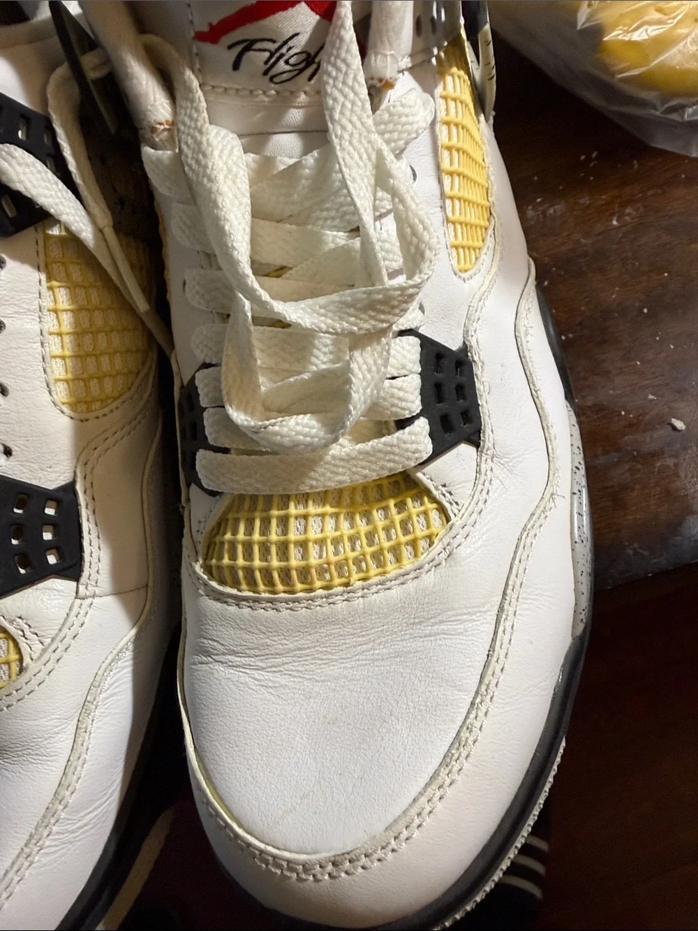 Jordan Men’s Retro 4 White Yellow Black